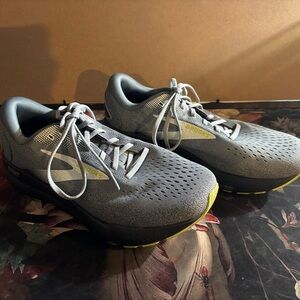 Brooks Ghost Athletic Shoes (4E)